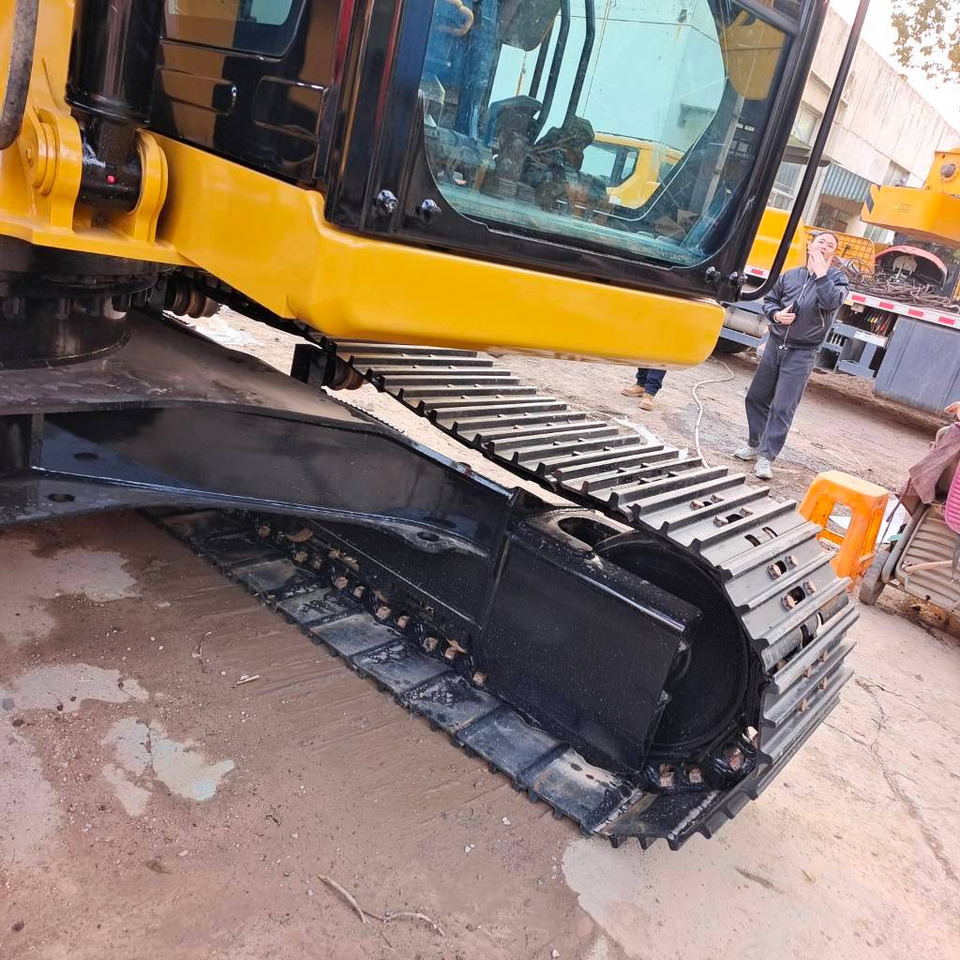 Bager gusjeničar CAT 320GC: slika Bager gusjeničar CAT 320GC