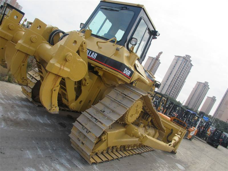 CAT D 6 R - Grejder: slika CAT D 6 R - Grejder CAT D 6 R - Grejder: slika CAT D 6 R - Grejder