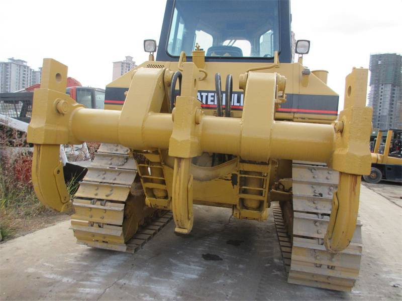 CAT D 6 R - Grejder: slika CAT D 6 R - Grejder CAT D 6 R - Grejder: slika CAT D 6 R - Grejder
