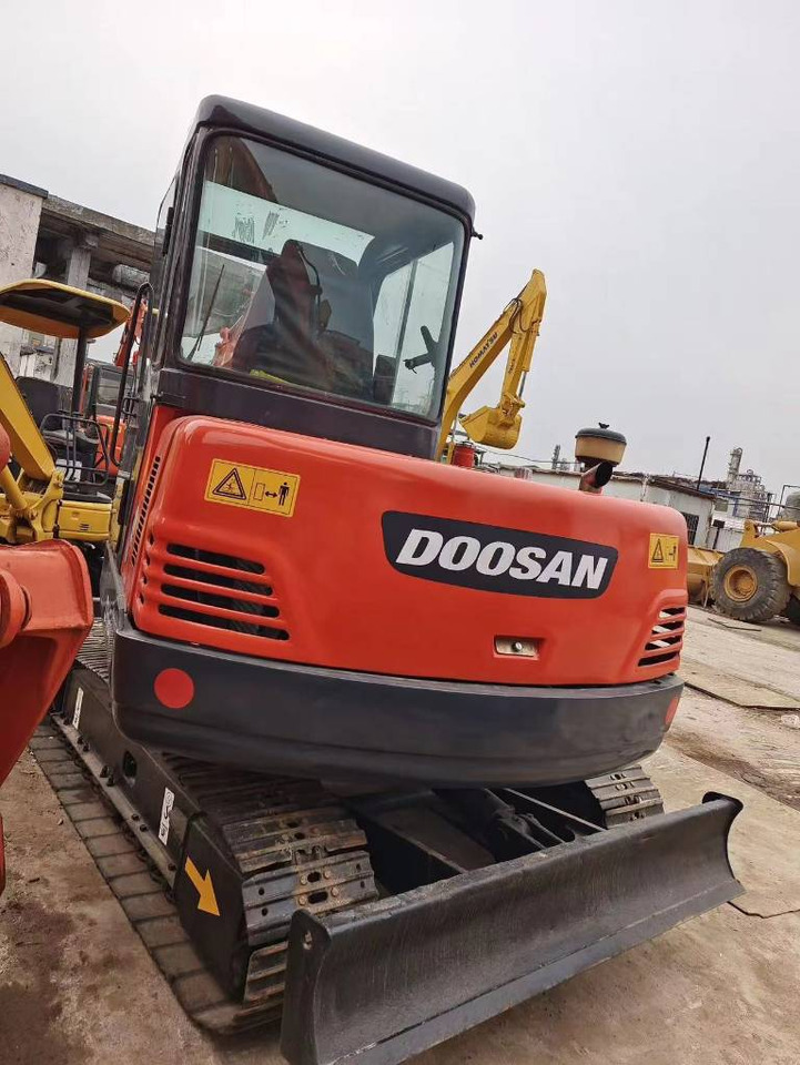 Doosan DH 60-7 - Mini bager: slika Doosan DH 60-7 - Mini bager Doosan DH 60-7 - Mini bager: slika Doosan DH 60-7 - Mini bager