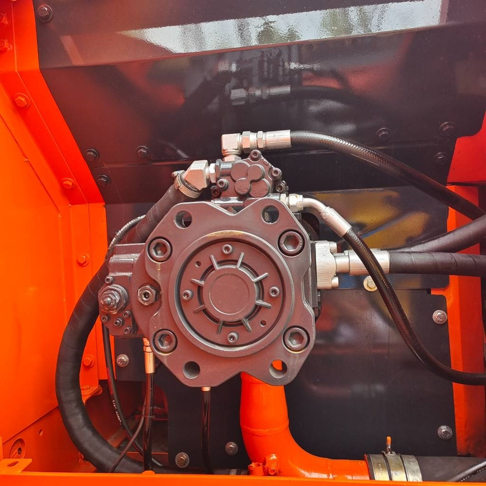 Doosan DX 300 - Bager gusjeničar: slika Doosan DX 300 - Bager gusjeničar Doosan DX 300 - Bager gusjeničar: slika Doosan DX 300 - Bager gusjeničar