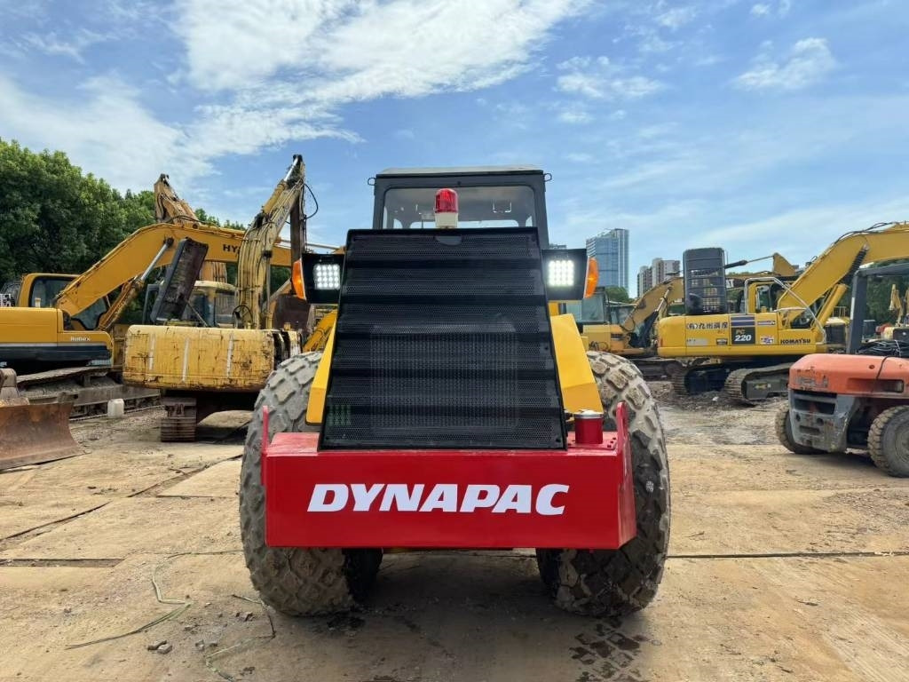 Dynapac CA 251 D - Bager gusjeničar: slika Dynapac CA 251 D - Bager gusjeničar Dynapac CA 251 D - Bager gusjeničar: slika Dynapac CA 251 D - Bager gusjeničar