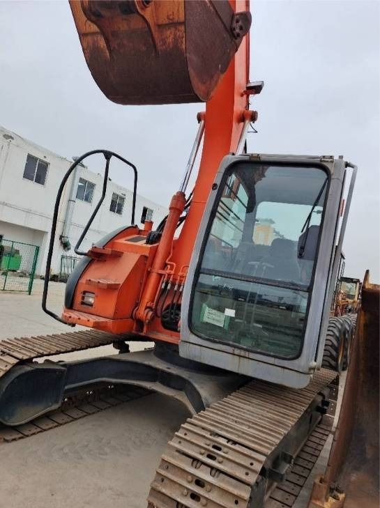 Hitachi ZX 135 US - Bager gusjeničar: slika Hitachi ZX 135 US - Bager gusjeničar Hitachi ZX 135 US - Bager gusjeničar: slika Hitachi ZX 135 US - Bager gusjeničar