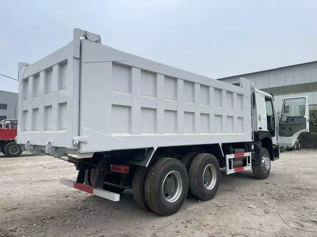 Howo 371 - Kiper prikolica: slika Howo 371 - Kiper prikolica Howo 371 - Kiper prikolica: slika Howo 371 - Kiper prikolica