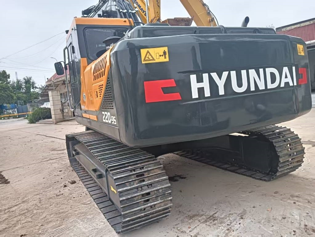Hyundai 220 LC -9S - Bager gusjeničar: slika  Hyundai 220 LC -9S - Bager gusjeničar Hyundai 220 LC -9S - Bager gusjeničar: slika  Hyundai 220 LC -9S - Bager gusjeničar