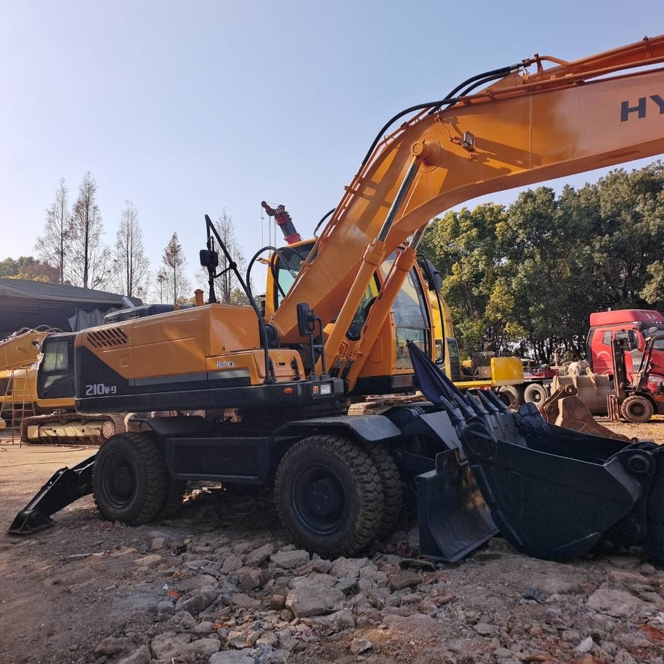 Hyundai HW 210 A - Bager gusjeničar: slika Hyundai HW 210 A - Bager gusjeničar Hyundai HW 210 A - Bager gusjeničar: slika Hyundai HW 210 A - Bager gusjeničar