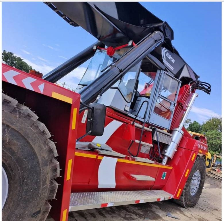 Kalmar DRF 450 - Dohvatni viličar: slika Kalmar DRF 450 - Dohvatni viličar Kalmar DRF 450 - Dohvatni viličar: slika Kalmar DRF 450 - Dohvatni viličar