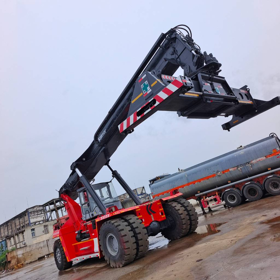 Kalmar DRF 450 - Dohvatni viličar: slika Kalmar DRF 450 - Dohvatni viličar Kalmar DRF 450 - Dohvatni viličar: slika Kalmar DRF 450 - Dohvatni viličar