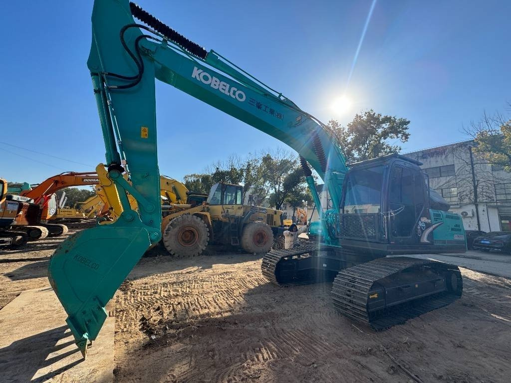 Kobelco SK 200 - Bager gusjeničar: slika Kobelco SK 200 - Bager gusjeničar Kobelco SK 200 - Bager gusjeničar: slika Kobelco SK 200 - Bager gusjeničar