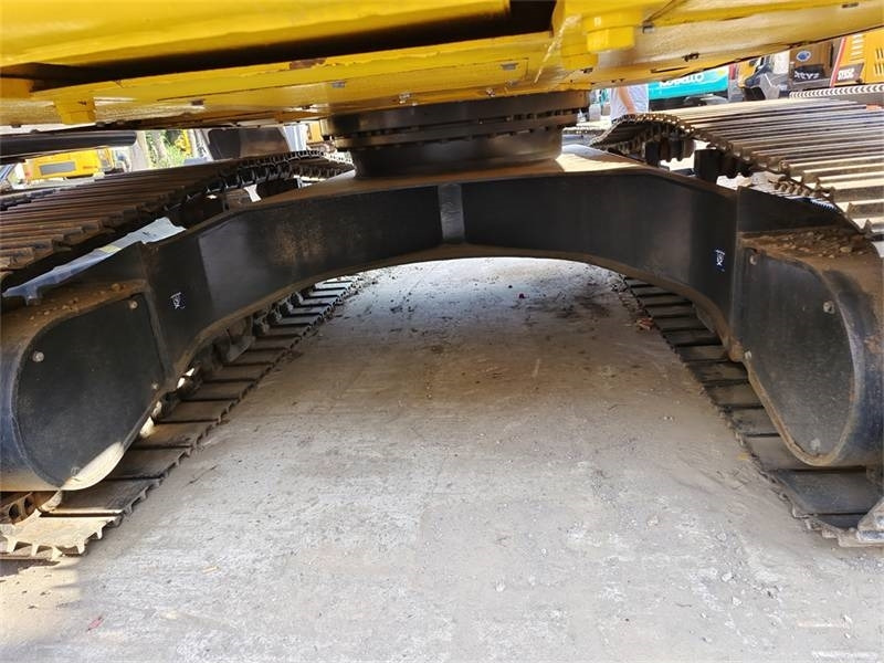 Komatsu PC 200 - Bager gusjeničar: slika Komatsu PC 200 - Bager gusjeničar Komatsu PC 200 - Bager gusjeničar: slika Komatsu PC 200 - Bager gusjeničar