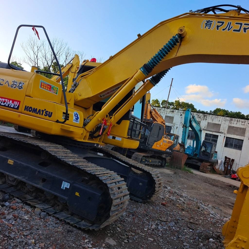 Komatsu PC 220-7 - Bager gusjeničar: slika Komatsu PC 220-7 - Bager gusjeničar Komatsu PC 220-7 - Bager gusjeničar: slika Komatsu PC 220-7 - Bager gusjeničar