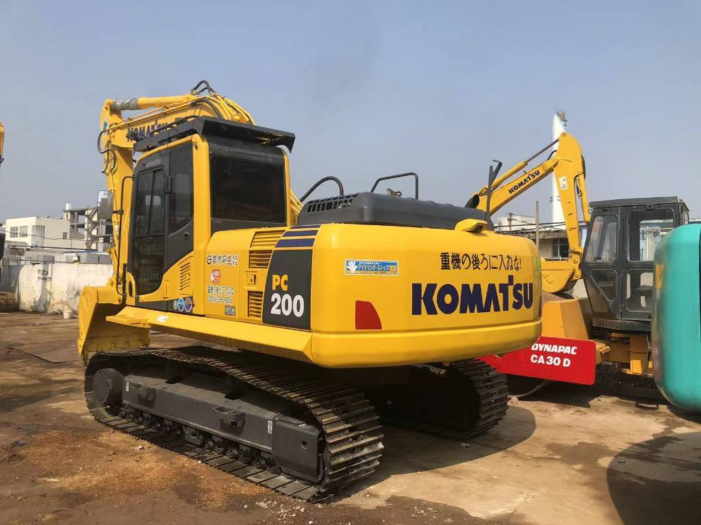 Komatsu PC 220-8 - Bager gusjeničar: slika Komatsu PC 220-8 - Bager gusjeničar Komatsu PC 220-8 - Bager gusjeničar: slika Komatsu PC 220-8 - Bager gusjeničar