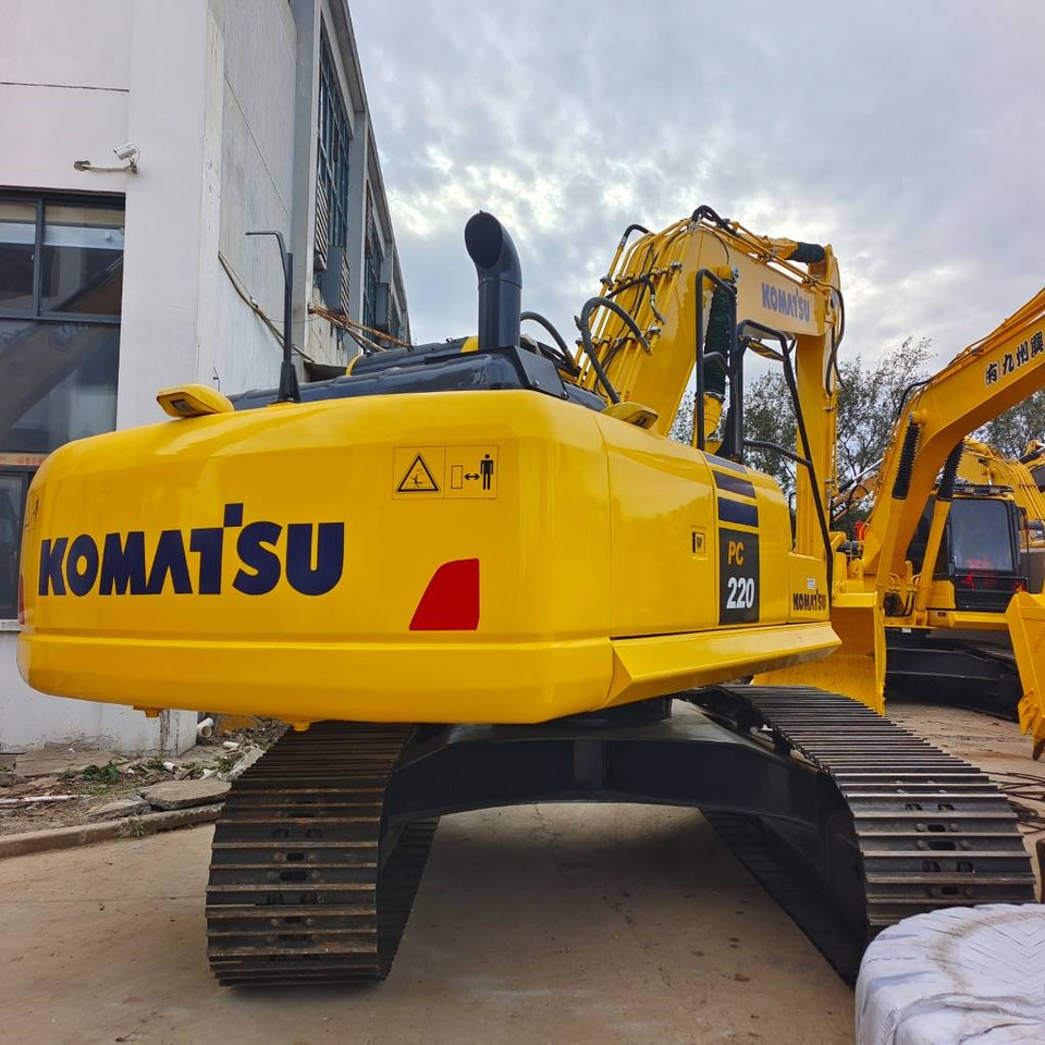 Komatsu PC 220 - Bager gusjeničar: slika Komatsu PC 220 - Bager gusjeničar Komatsu PC 220 - Bager gusjeničar: slika Komatsu PC 220 - Bager gusjeničar