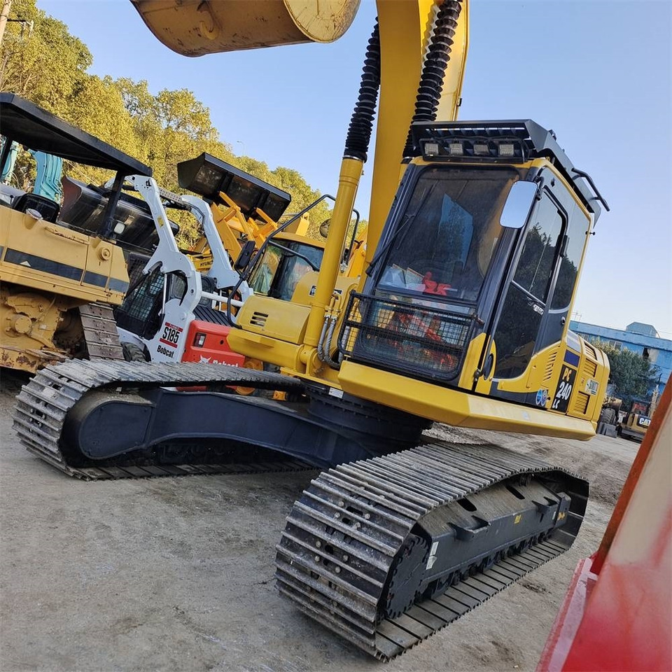 Komatsu PC 240 - Bager gusjeničar: slika Komatsu PC 240 - Bager gusjeničar Komatsu PC 240 - Bager gusjeničar: slika Komatsu PC 240 - Bager gusjeničar