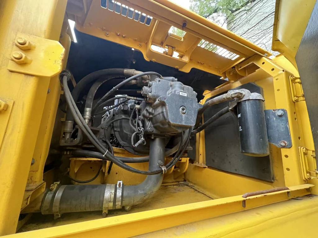 Komatsu PC 360-7 - Bager gusjeničar: slika Komatsu PC 360-7 - Bager gusjeničar Komatsu PC 360-7 - Bager gusjeničar: slika Komatsu PC 360-7 - Bager gusjeničar