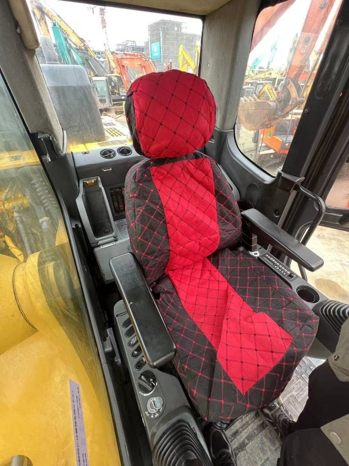 Komatsu PC 400 - Bager gusjeničar: slika Komatsu PC 400 - Bager gusjeničar Komatsu PC 400 - Bager gusjeničar: slika Komatsu PC 400 - Bager gusjeničar