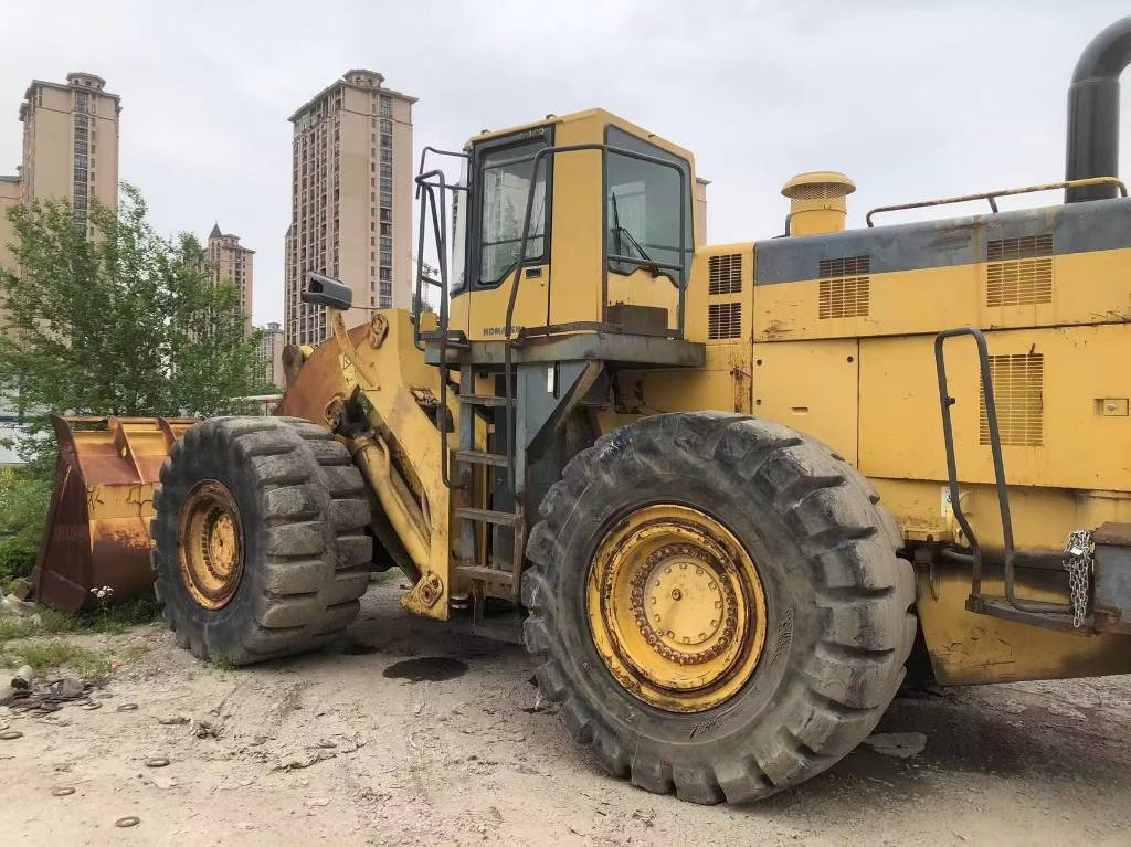 Komatsu WA 600-3 - Utovarivač na kotačima: slika Komatsu WA 600-3 - Utovarivač na kotačima Komatsu WA 600-3 - Utovarivač na kotačima: slika Komatsu WA 600-3 - Utovarivač na kotačima