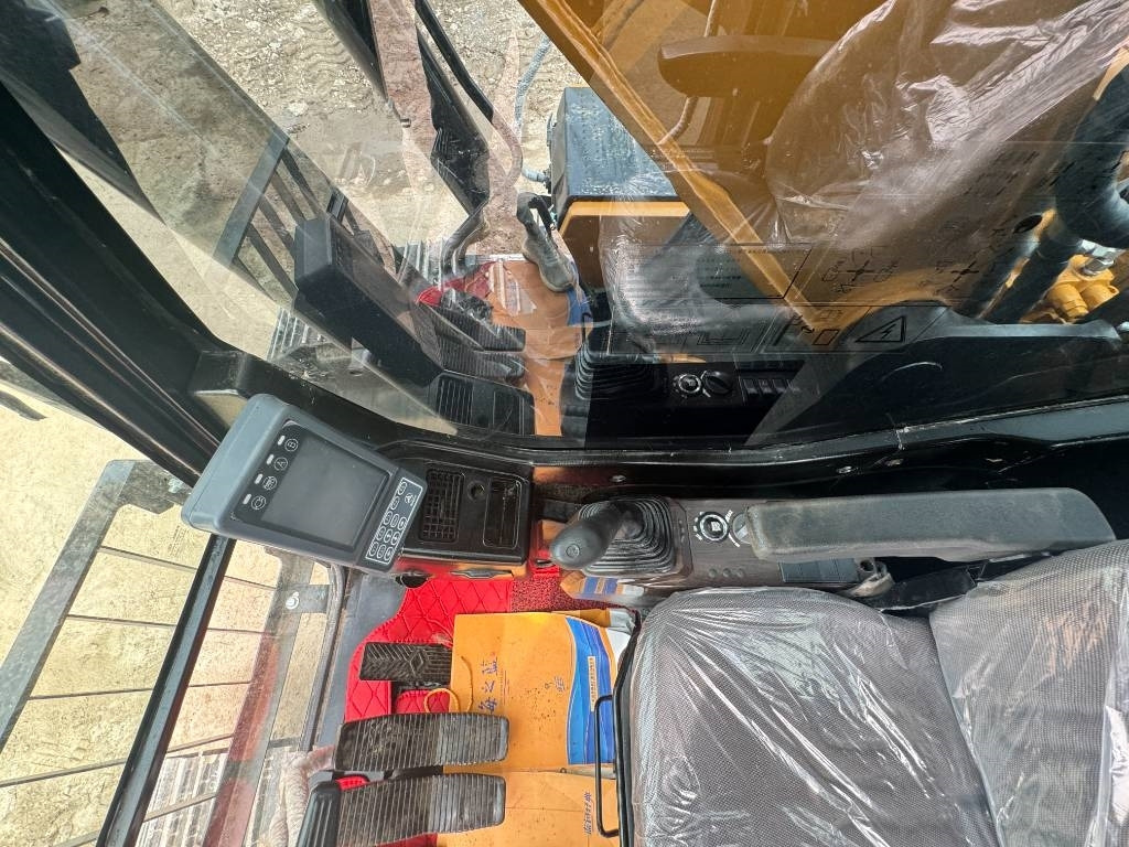 Sany SY 215 H - Bager gusjeničar: slika Sany SY 215 H - Bager gusjeničar Sany SY 215 H - Bager gusjeničar: slika Sany SY 215 H - Bager gusjeničar