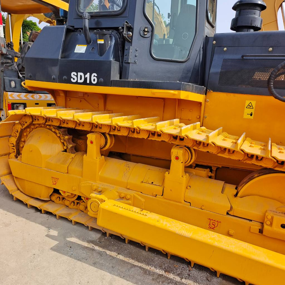 Buldožer Shantui SD 16: slika Buldožer Shantui SD 16