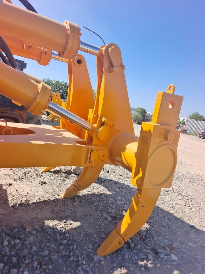 Buldožer Shantui SD 32: slika Buldožer Shantui SD 32 Buldožer Shantui SD 32: slika Buldožer Shantui SD 32