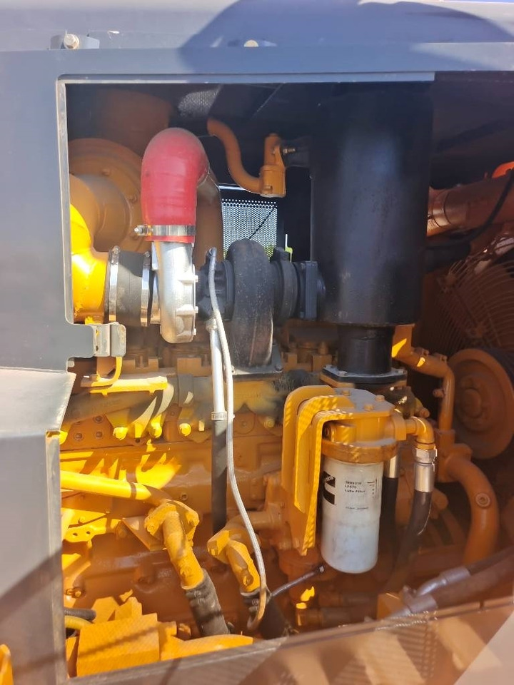 Buldožer Shantui SD 32: slika Buldožer Shantui SD 32 Buldožer Shantui SD 32: slika Buldožer Shantui SD 32