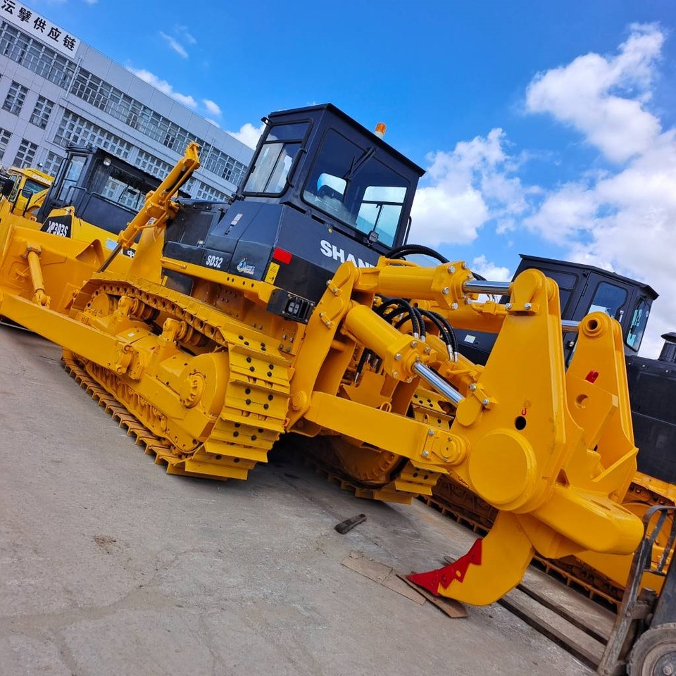 Shantui SD 32 - Buldožer: slika Shantui SD 32 - Buldožer Shantui SD 32 - Buldožer: slika Shantui SD 32 - Buldožer