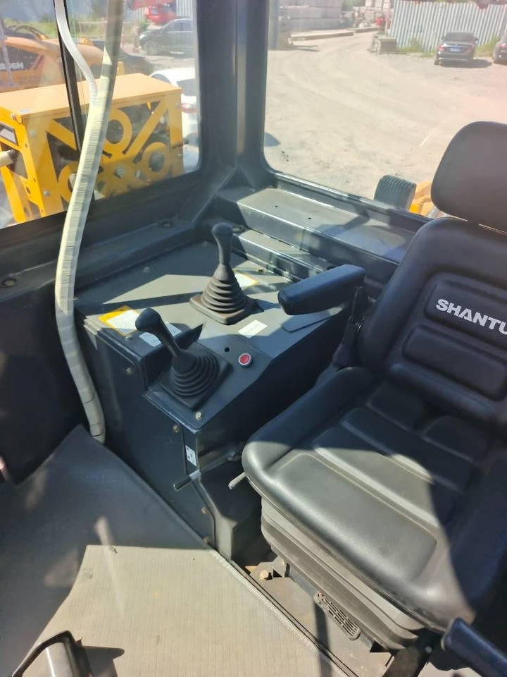 Buldožer Shantui SD 32: slika Buldožer Shantui SD 32 Buldožer Shantui SD 32: slika Buldožer Shantui SD 32