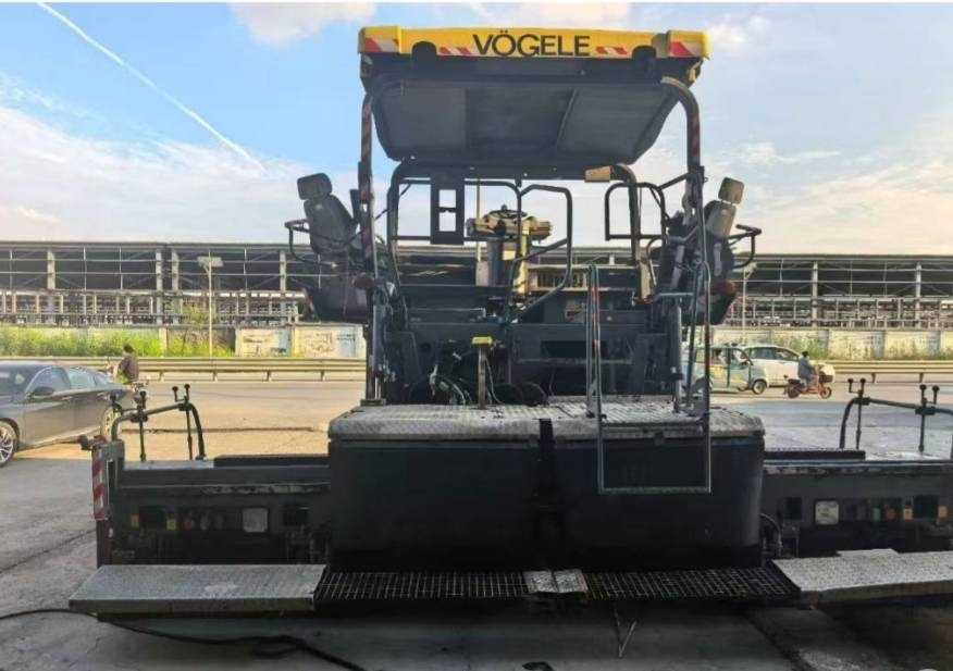 Vögele 1603 - Finišer za asfalt: slika  Vögele 1603 - Finišer za asfalt Vögele 1603 - Finišer za asfalt: slika  Vögele 1603 - Finišer za asfalt