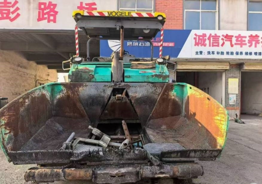 Vögele 1603 - Finišer za asfalt: slika  Vögele 1603 - Finišer za asfalt Vögele 1603 - Finišer za asfalt: slika  Vögele 1603 - Finišer za asfalt