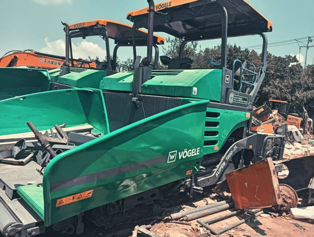 Vögele 1800-3 - Finišer za asfalt: slika  Vögele 1800-3 - Finišer za asfalt Vögele 1800-3 - Finišer za asfalt: slika  Vögele 1800-3 - Finišer za asfalt