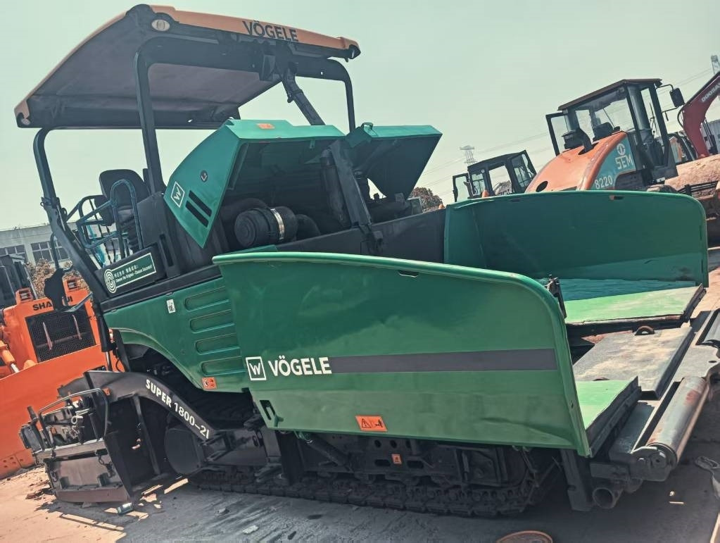 Vögele 1800-3 - Finišer za asfalt: slika  Vögele 1800-3 - Finišer za asfalt Vögele 1800-3 - Finišer za asfalt: slika  Vögele 1800-3 - Finišer za asfalt