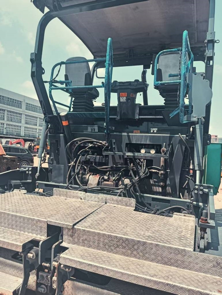 Vögele 1800-3 - Finišer za asfalt: slika  Vögele 1800-3 - Finišer za asfalt Vögele 1800-3 - Finišer za asfalt: slika  Vögele 1800-3 - Finišer za asfalt