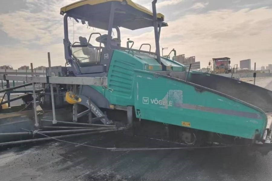 Vögele 2100-3 - Finišer za asfalt: slika  Vögele 2100-3 - Finišer za asfalt Vögele 2100-3 - Finišer za asfalt: slika  Vögele 2100-3 - Finišer za asfalt
