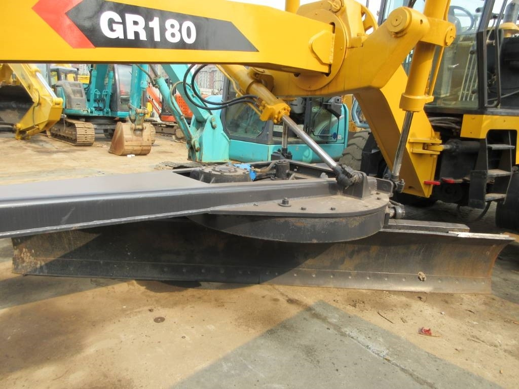 XCMG GR 180 - Grejder: slika XCMG GR 180 - Grejder XCMG GR 180 - Grejder: slika XCMG GR 180 - Grejder