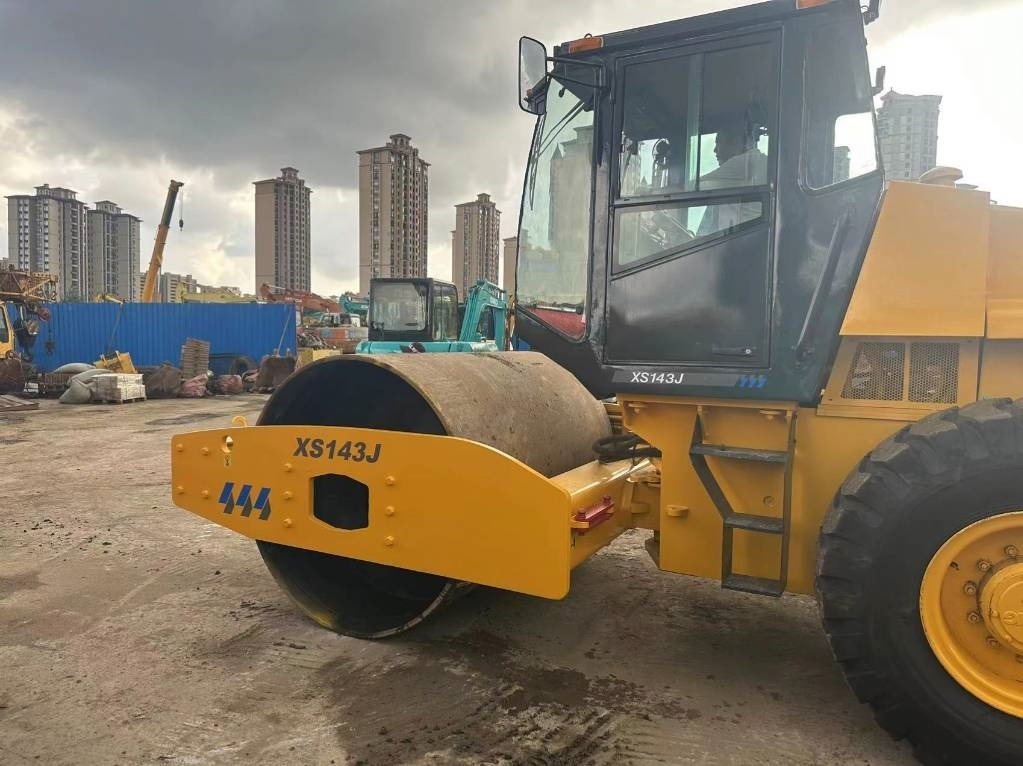 XCMG XS 143 - Bager gusjeničar: slika XCMG XS 143 - Bager gusjeničar XCMG XS 143 - Bager gusjeničar: slika XCMG XS 143 - Bager gusjeničar