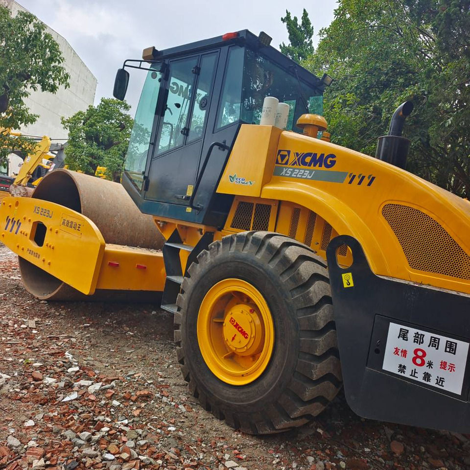 XCMG XS 223 J - Kompaktor: slika XCMG XS 223 J - Kompaktor XCMG XS 223 J - Kompaktor: slika XCMG XS 223 J - Kompaktor