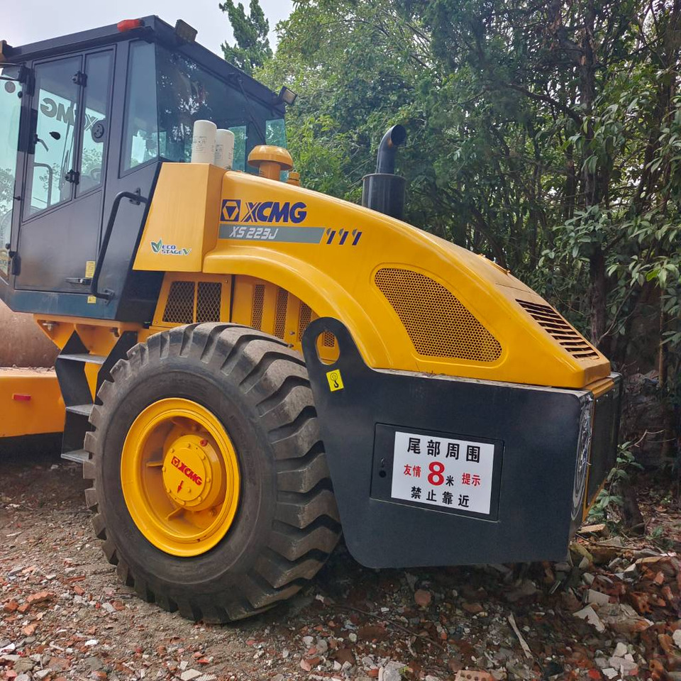 XCMG XS 223 J - Kompaktor: slika XCMG XS 223 J - Kompaktor XCMG XS 223 J - Kompaktor: slika XCMG XS 223 J - Kompaktor