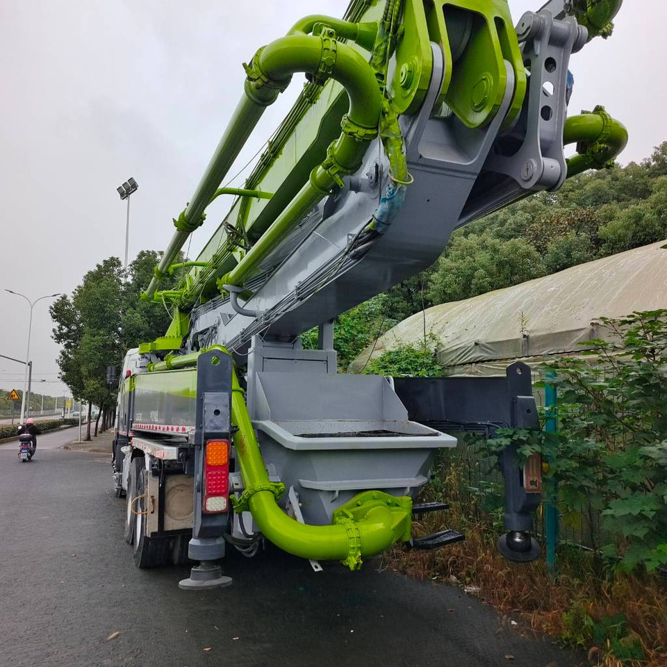 Zoomlion ZLJ5336THBSE - Beton pumpa: slika Zoomlion ZLJ5336THBSE - Beton pumpa Zoomlion ZLJ5336THBSE - Beton pumpa: slika Zoomlion ZLJ5336THBSE - Beton pumpa