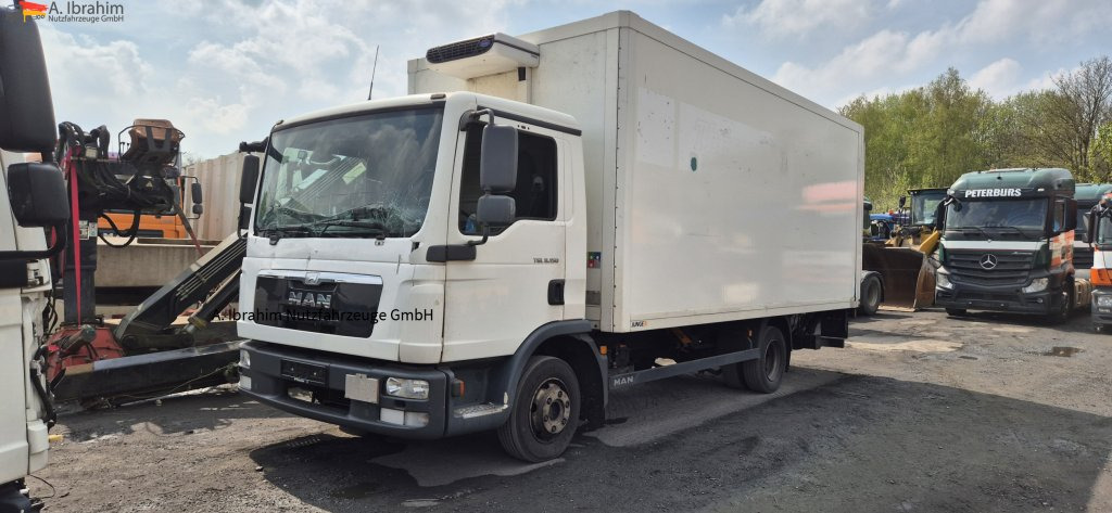 MAN TGL 8.150 4X2 BL Unfallschaden bedingt fahrbereit, Motor ok - Dostavno vozilo: slika MAN TGL 8.150 4X2 BL Unfallschaden bedingt fahrbereit, Motor ok - Dostavno vozilo MAN TGL 8.150 4X2 BL Unfallschaden bedingt fahrbereit, Motor ok - Dostavno vozilo: slika MAN TGL 8.150 4X2 BL Unfallschaden bedingt fahrbereit, Motor ok - Dostavno vozilo