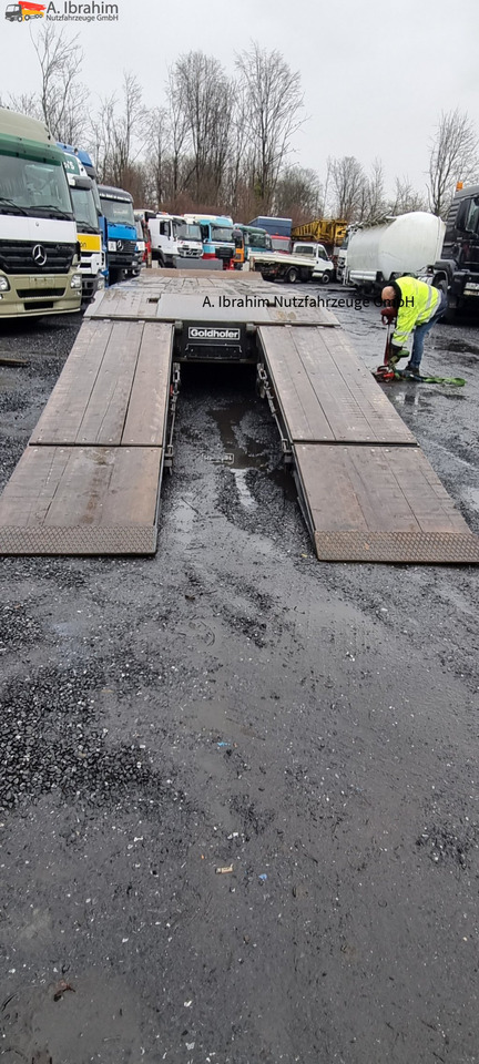 Goldhofer TU-L 3-24/80 Tieflader 10.00 m Ladefläche - Prikolica s niskim utovarivačem: slika Goldhofer TU-L 3-24/80 Tieflader 10.00 m Ladefläche - Prikolica s niskim utovarivačem Goldhofer TU-L 3-24/80 Tieflader 10.00 m Ladefläche - Prikolica s niskim utovarivačem: slika Goldhofer TU-L 3-24/80 Tieflader 10.00 m Ladefläche - Prikolica s niskim utovarivačem