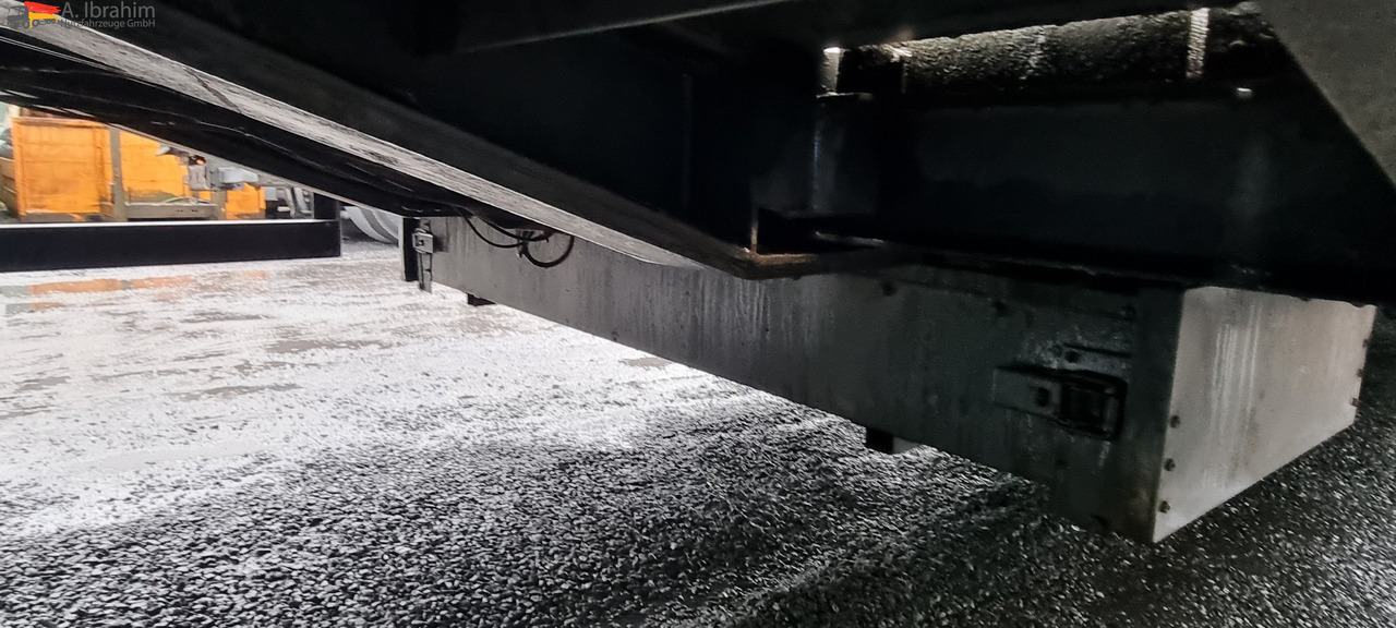 Goldhofer TU-L 3-24/80 Tieflader 10.00 m Ladefläche - Prikolica s niskim utovarivačem: slika Goldhofer TU-L 3-24/80 Tieflader 10.00 m Ladefläche - Prikolica s niskim utovarivačem Goldhofer TU-L 3-24/80 Tieflader 10.00 m Ladefläche - Prikolica s niskim utovarivačem: slika Goldhofer TU-L 3-24/80 Tieflader 10.00 m Ladefläche - Prikolica s niskim utovarivačem