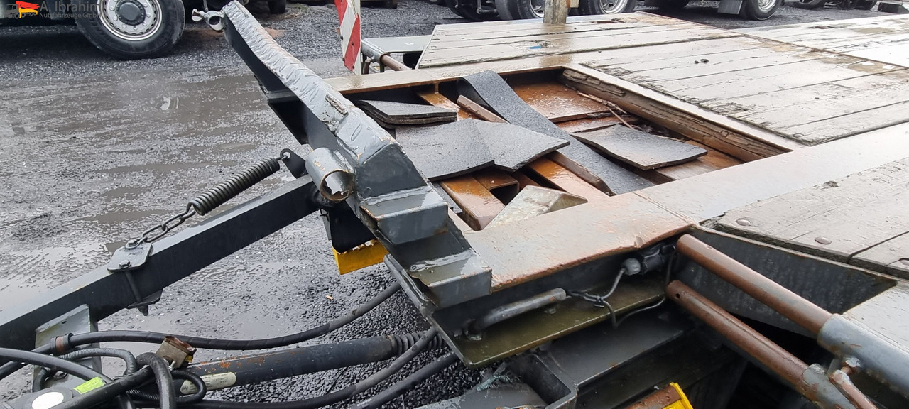 Goldhofer TU-L 3-24/80 Tieflader 10.00 m Ladefläche - Prikolica s niskim utovarivačem: slika Goldhofer TU-L 3-24/80 Tieflader 10.00 m Ladefläche - Prikolica s niskim utovarivačem Goldhofer TU-L 3-24/80 Tieflader 10.00 m Ladefläche - Prikolica s niskim utovarivačem: slika Goldhofer TU-L 3-24/80 Tieflader 10.00 m Ladefläche - Prikolica s niskim utovarivačem