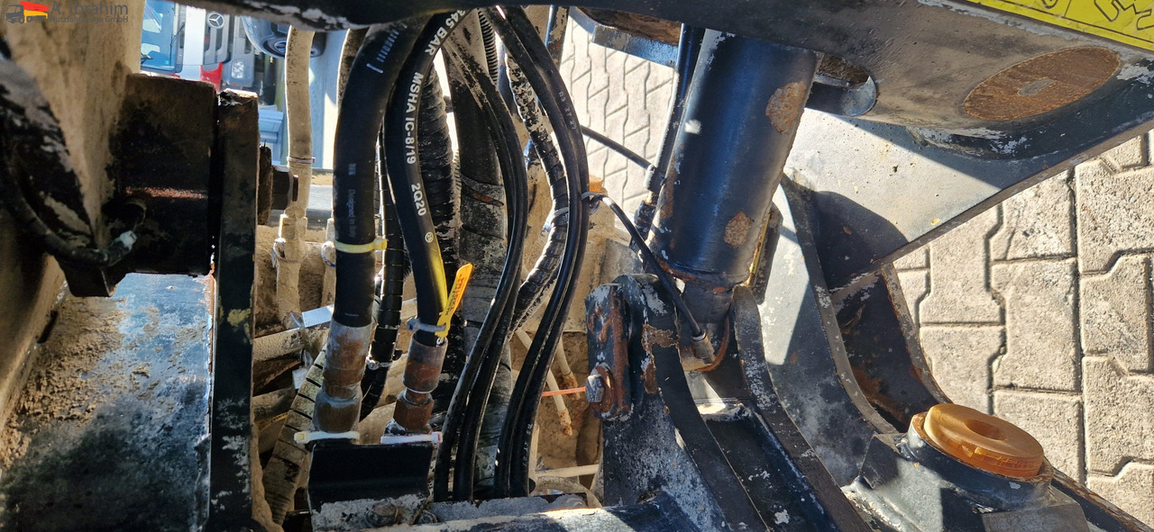 Komatsu WA 200 technisch ok. technische Wartung beim Komatsu Service - Utovarivač na kotačima: slika Komatsu WA 200 technisch ok. technische Wartung beim Komatsu Service - Utovarivač na kotačima Komatsu WA 200 technisch ok. technische Wartung beim Komatsu Service - Utovarivač na kotačima: slika Komatsu WA 200 technisch ok. technische Wartung beim Komatsu Service - Utovarivač na kotačima