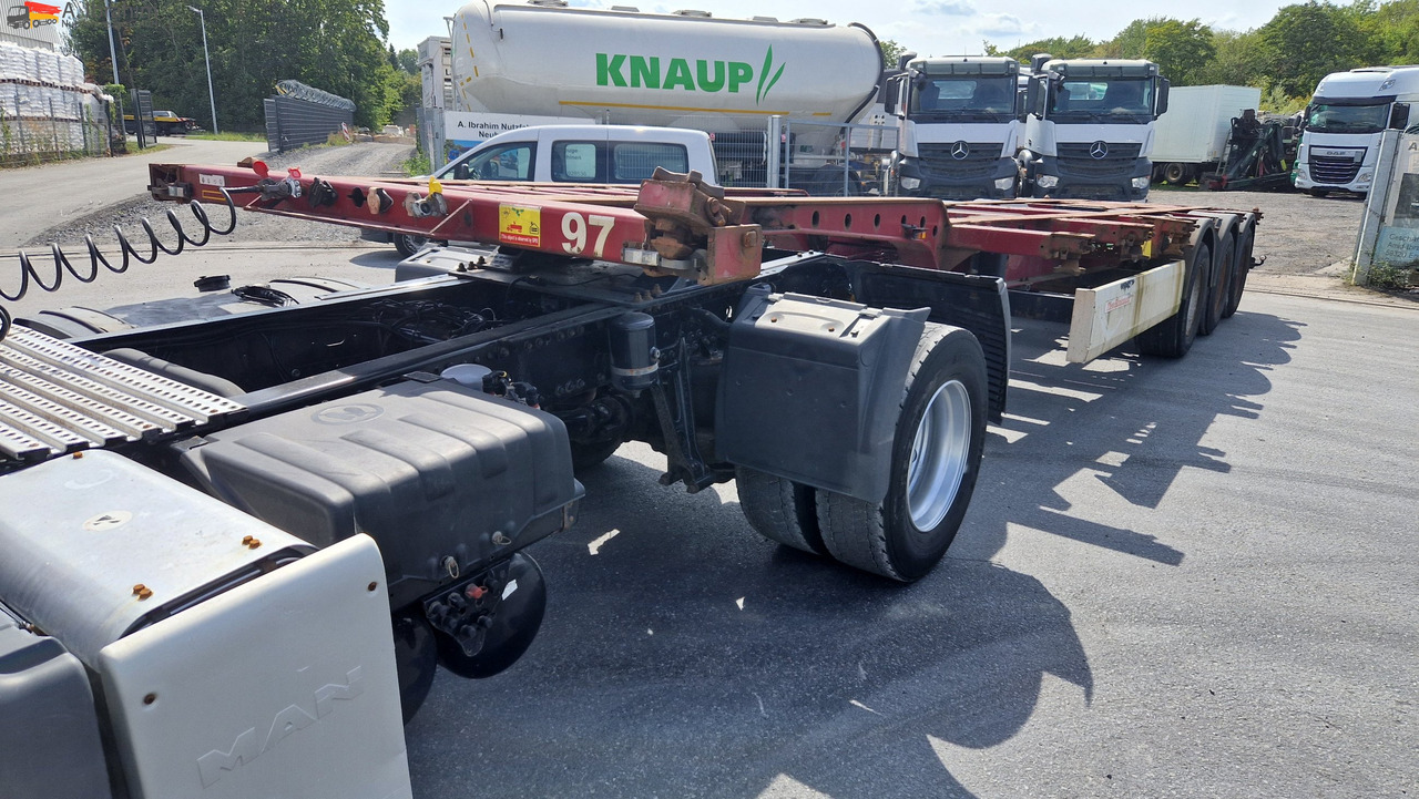 Krone SD Containerchassis 2x 20, 30, 40 ft deutscher Auflieger, ausziehbar - Transporter kontejnera/ Poluprikolica s izmjenjivim sanducima: slika Krone SD Containerchassis 2x 20, 30, 40 ft deutscher Auflieger, ausziehbar - Transporter kontejnera/ Poluprikolica s izmjenjivim sanducima Krone SD Containerchassis 2x 20, 30, 40 ft deutscher Auflieger, ausziehbar - Transporter kontejnera/ Poluprikolica s izmjenjivim sanducima: slika Krone SD Containerchassis 2x 20, 30, 40 ft deutscher Auflieger, ausziehbar - Transporter kontejnera/ Poluprikolica s izmjenjivim sanducima