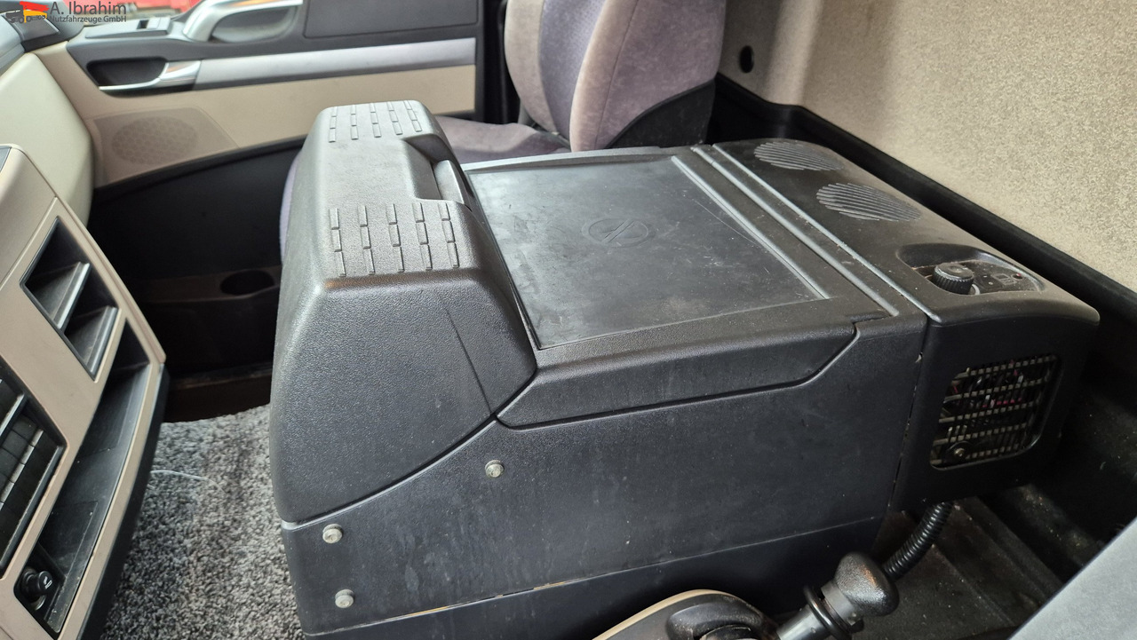 MAN 8.250 7,30 m Koffer, Navi, Topzustand - Dostavno vozilo sa zatvorenim sandukom: slika MAN 8.250 7,30 m Koffer, Navi, Topzustand - Dostavno vozilo sa zatvorenim sandukom MAN 8.250 7,30 m Koffer, Navi, Topzustand - Dostavno vozilo sa zatvorenim sandukom: slika MAN 8.250 7,30 m Koffer, Navi, Topzustand - Dostavno vozilo sa zatvorenim sandukom