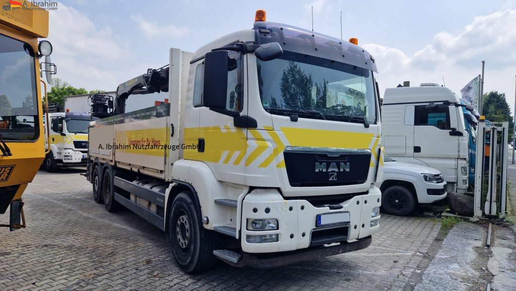 Kamion s kranom, Kamion s otvorenim sandukom MAN TGS 26.400 PK 15001 Performance Zustand gut, Aufsitzkran: slika Kamion s kranom, Kamion s otvorenim sandukom MAN TGS 26.400 PK 15001 Performance Zustand gut, Aufsitzkran