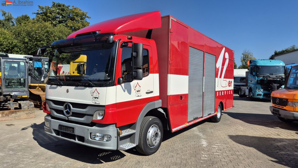 Mercedes-Benz 1222 Werkstattkoffer mit Regalsystem - Kamion sandučar: slika Mercedes-Benz 1222 Werkstattkoffer mit Regalsystem - Kamion sandučar Mercedes-Benz 1222 Werkstattkoffer mit Regalsystem - Kamion sandučar: slika Mercedes-Benz 1222 Werkstattkoffer mit Regalsystem - Kamion sandučar