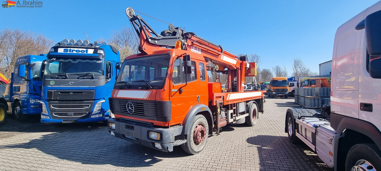 Mercedes-Benz 1722 Dachdeckerkran Cormach 30000 TECH, - Kamion s kranom, Kamion s otvorenim sandukom: slika Mercedes-Benz 1722 Dachdeckerkran Cormach 30000 TECH, - Kamion s kranom, Kamion s otvorenim sandukom Mercedes-Benz 1722 Dachdeckerkran Cormach 30000 TECH, - Kamion s kranom, Kamion s otvorenim sandukom: slika Mercedes-Benz 1722 Dachdeckerkran Cormach 30000 TECH, - Kamion s kranom, Kamion s otvorenim sandukom