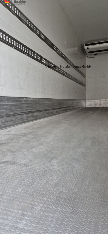 Mercedes-Benz 1830L Thermoking UT1200 - Kamion hladnjača: slika Mercedes-Benz 1830L Thermoking UT1200 - Kamion hladnjača Mercedes-Benz 1830L Thermoking UT1200 - Kamion hladnjača: slika Mercedes-Benz 1830L Thermoking UT1200 - Kamion hladnjača