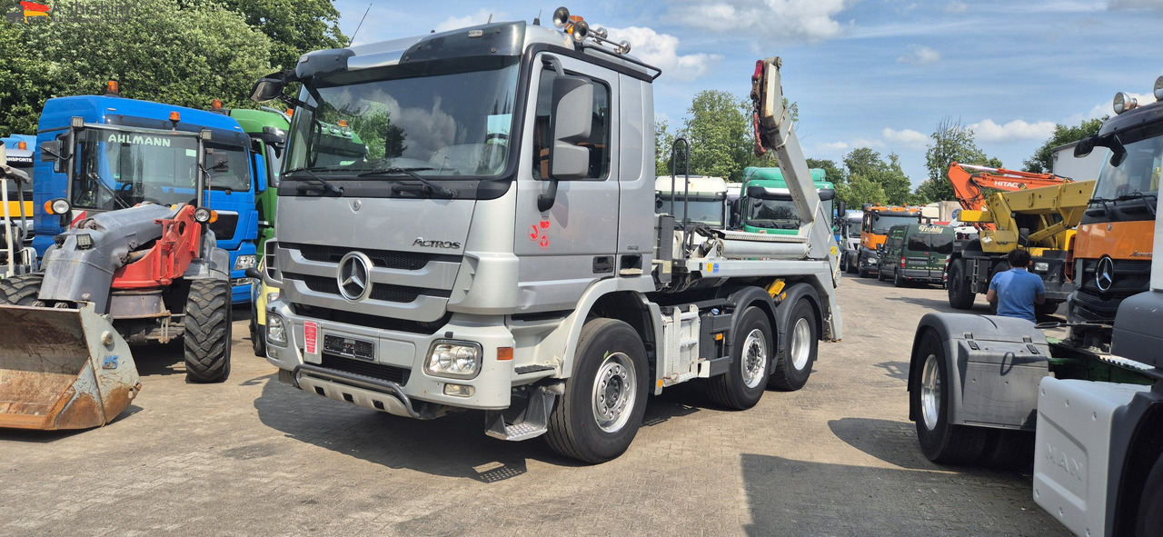 Mercedes-Benz 2546 L Meiller Absetzkipper 6x2, Vorlauf-Lenkachse, mp3 - Utovarivač s proklizavajućim upravljanjem: slika Mercedes-Benz 2546 L Meiller Absetzkipper 6x2, Vorlauf-Lenkachse, mp3 - Utovarivač s proklizavajućim upravljanjem Mercedes-Benz 2546 L Meiller Absetzkipper 6x2, Vorlauf-Lenkachse, mp3 - Utovarivač s proklizavajućim upravljanjem: slika Mercedes-Benz 2546 L Meiller Absetzkipper 6x2, Vorlauf-Lenkachse, mp3 - Utovarivač s proklizavajućim upravljanjem